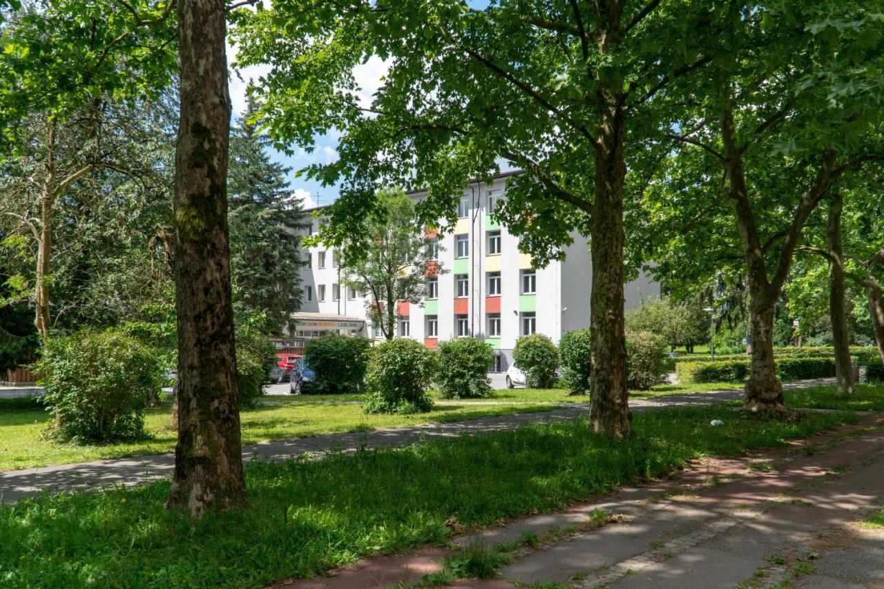 Dijaski Dom Bezigrad Ljubljana Hostel Екстериор снимка