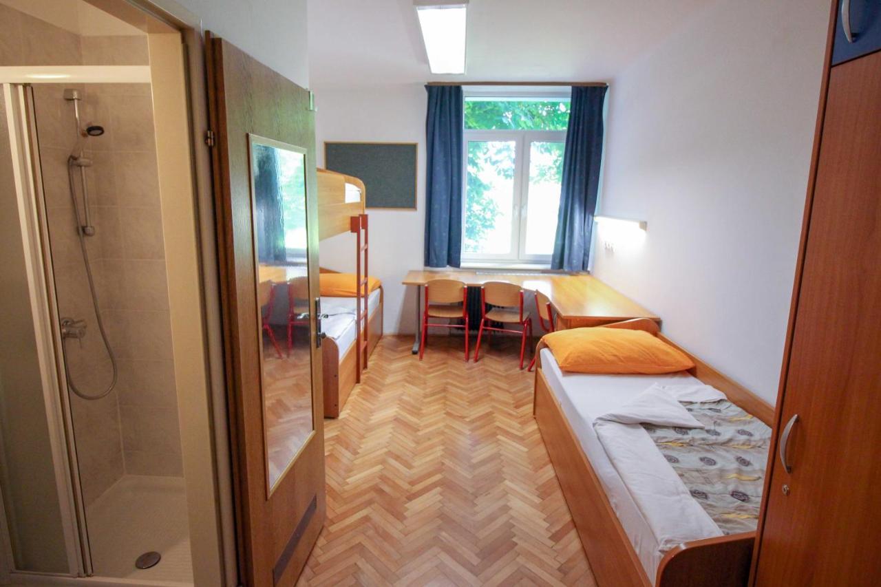 Dijaski Dom Bezigrad Ljubljana Hostel Екстериор снимка