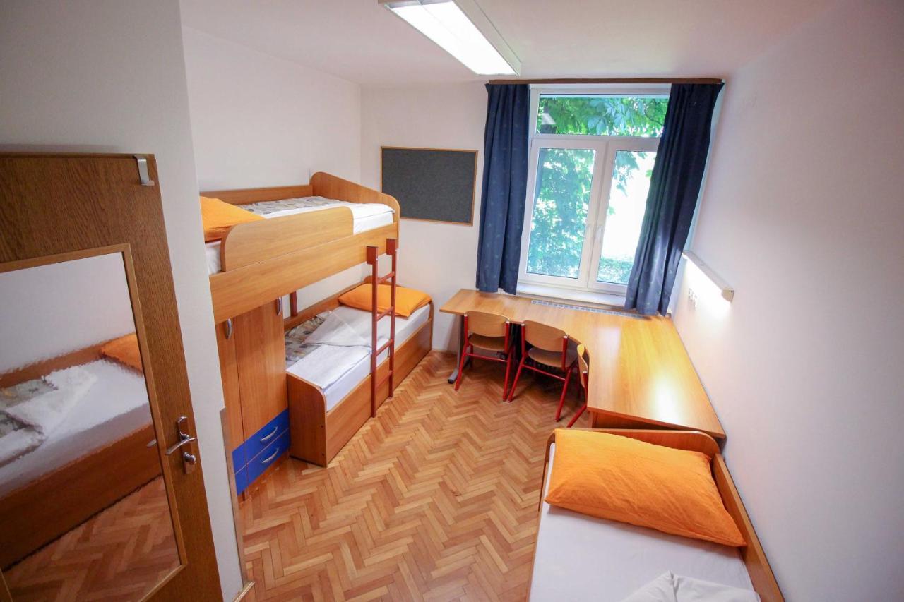 Dijaski Dom Bezigrad Ljubljana Hostel Екстериор снимка
