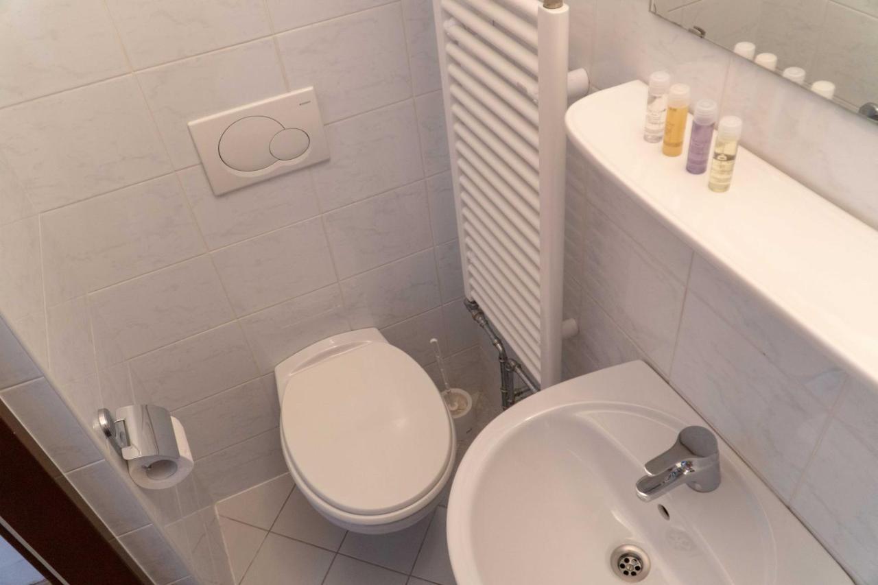 Dijaski Dom Bezigrad Ljubljana Hostel Екстериор снимка